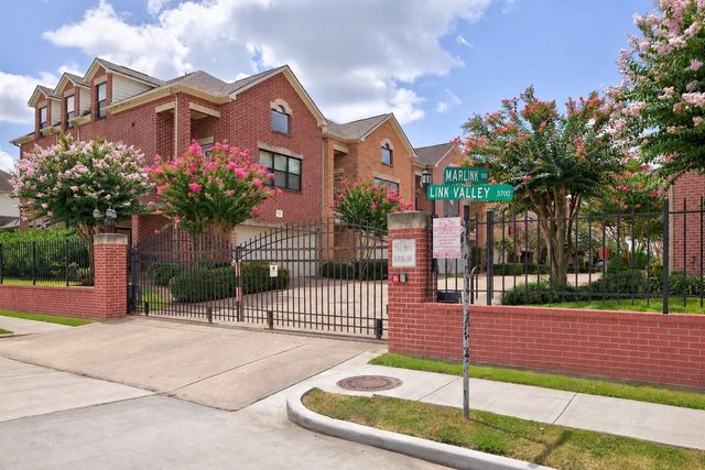  9813 Marlink, Houston, TX 77025