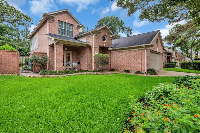  65 W Sienna Place, The Woodlands, TX 77382