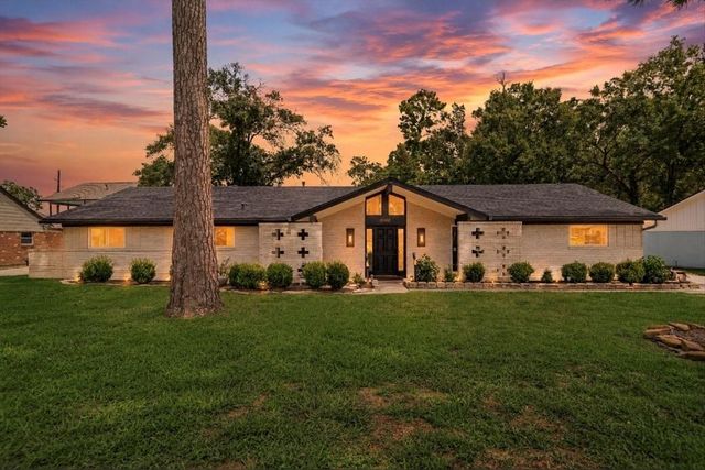  25402 Spring Ridge Dr, Spring, TX 77386