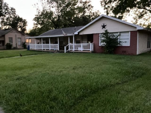 517 Lake