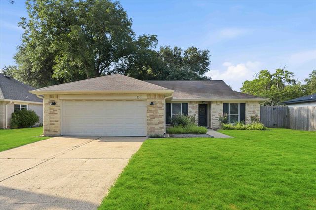  2511 Slippery Rock Dr, Sugar Land, TX 77498