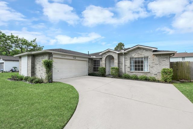  28707 Stapleford St, Spring, TX 77386