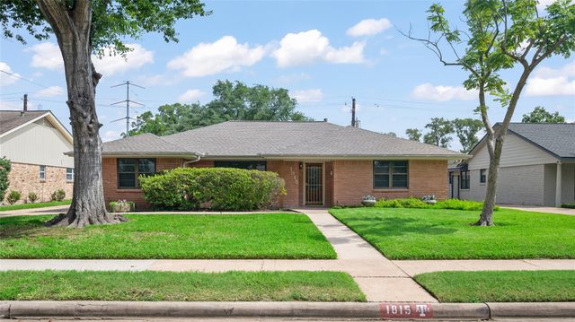  1815 Droxford Dr, Houston, TX 77008