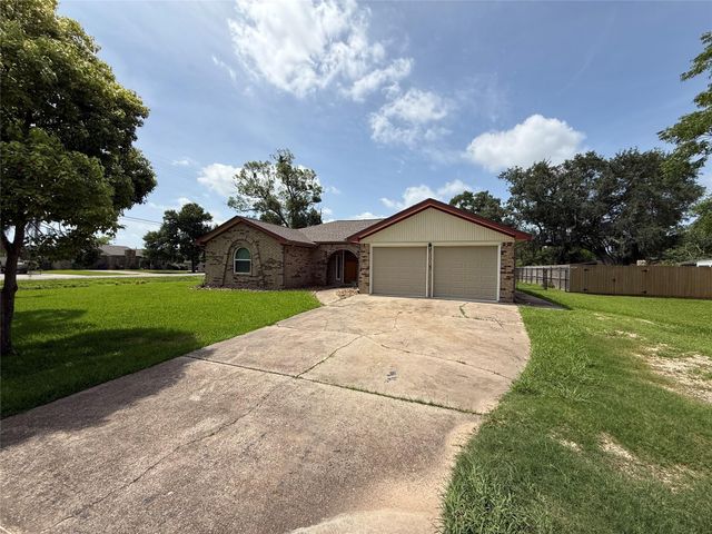 201 San Saba, Richwood, TX, 77531