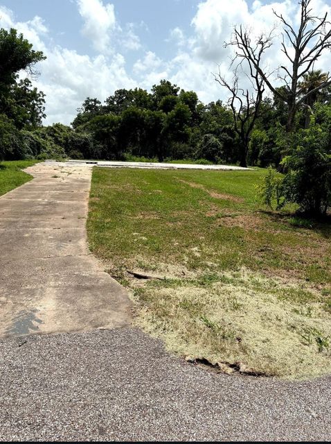 317 Southern Oaks Dr, Lake Jackson, TX, 77566