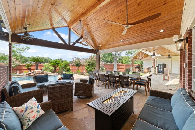 102 Barrington Pointe, League City, TX, 77573
