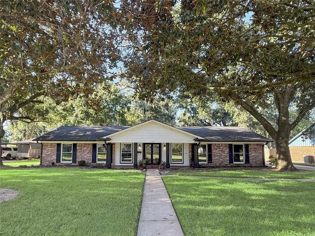 127 Begonia, Lake Jackson TX 77566