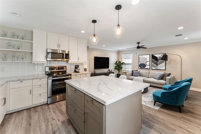 809 40th, Houston, TX, 77022