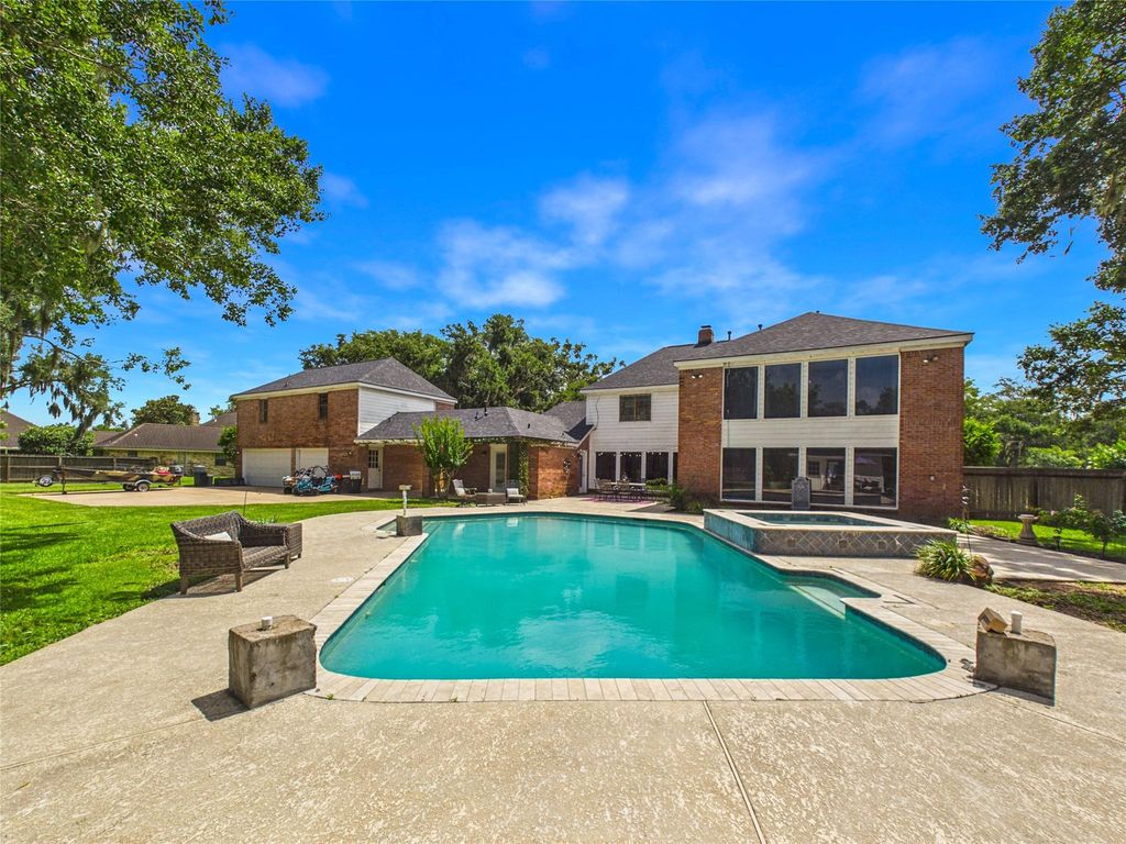 111 Cherrywood Dr, Lake Jackson, TX 77566 cover photo. Doors Open Tour advertisement.