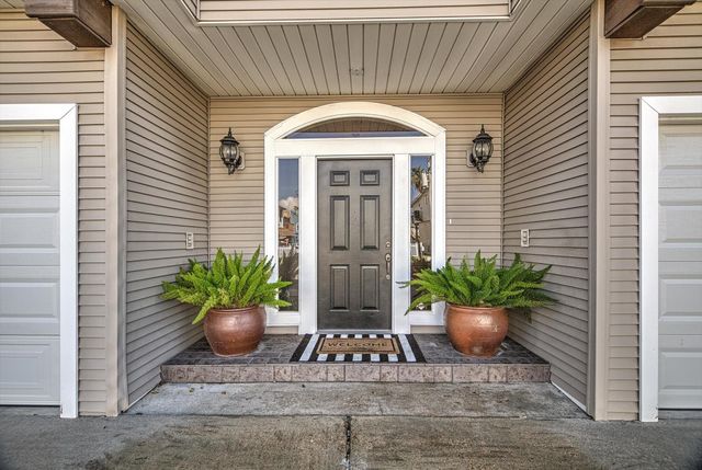  1095 Redfish St, Bayou Vista, TX 77563