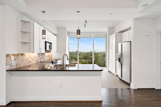 3333 Allen, Houston, TX, 77019
