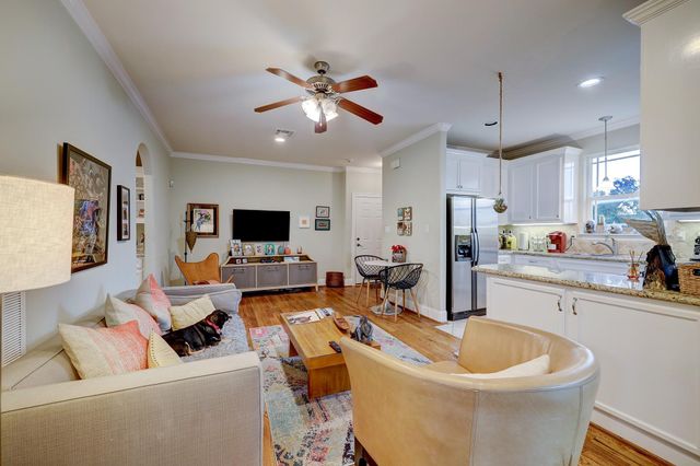 319 10th, Houston, TX, 77008