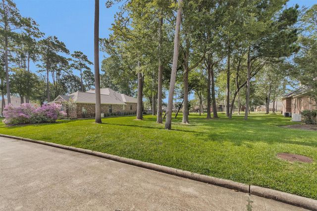 11 Grey Moss Ln