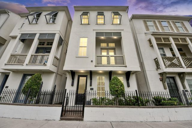 210 28th, Houston, TX, 77008
