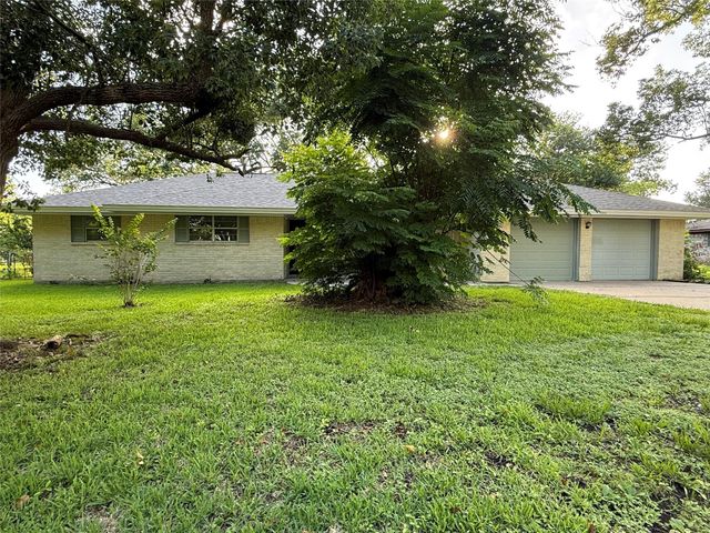 1704 Jones, Alvin, TX, 77511