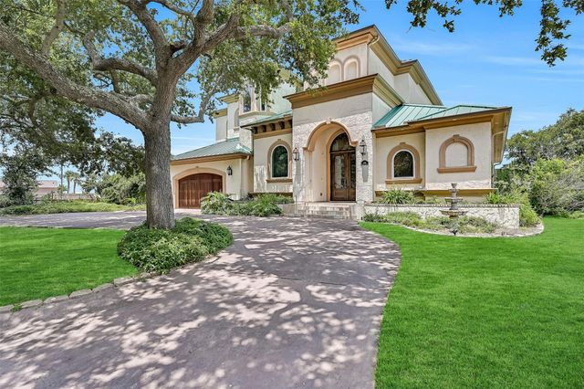  1301 Harbor View Dr, Galveston, TX 77550
