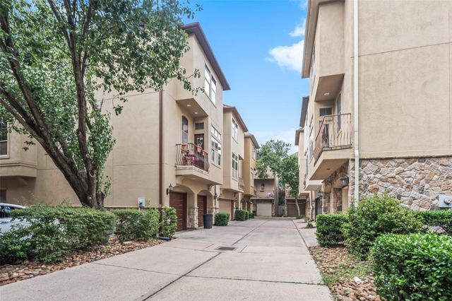  562 Bomar St St, Houston, TX 77006