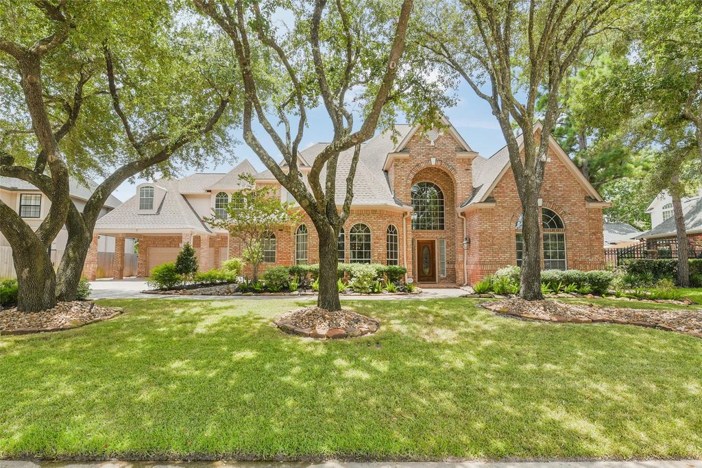 13711 Cahill Ct