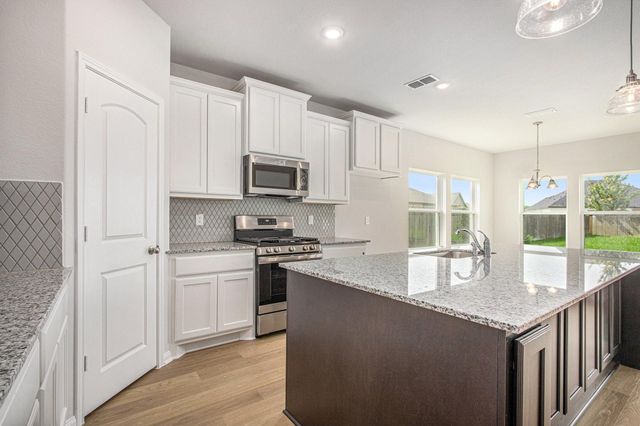411 Wellshire, West Columbia, TX, 77486