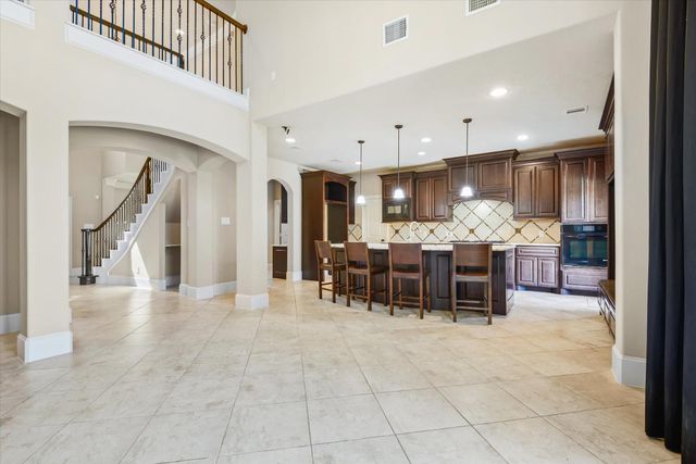  15811 Crestbrook Dr, Houston, TX 77059