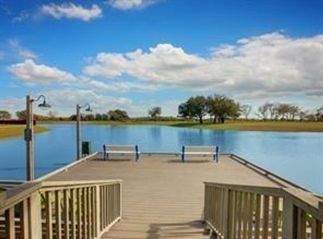  2011 Oak Leaf Ct, Manvel, TX 77578