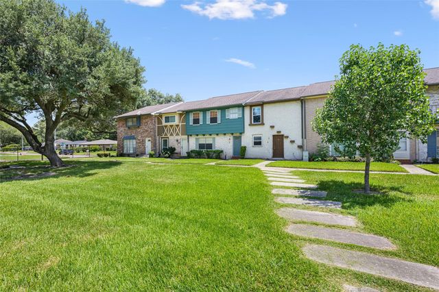 3808 Laura Leigh, Friendswood, TX, 77546