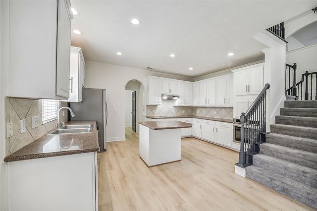  17306 Eagle Ledge Dr, Tomball, TX 77377
