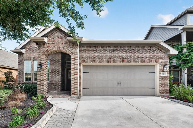 19230 Cottonwood Green