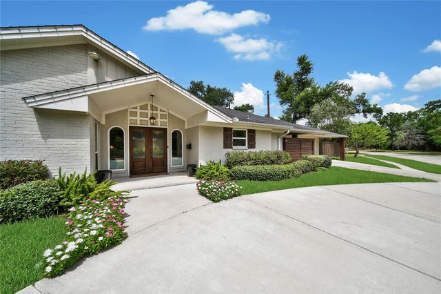  1503 W T C Jester Blvd, Houston, TX 77008