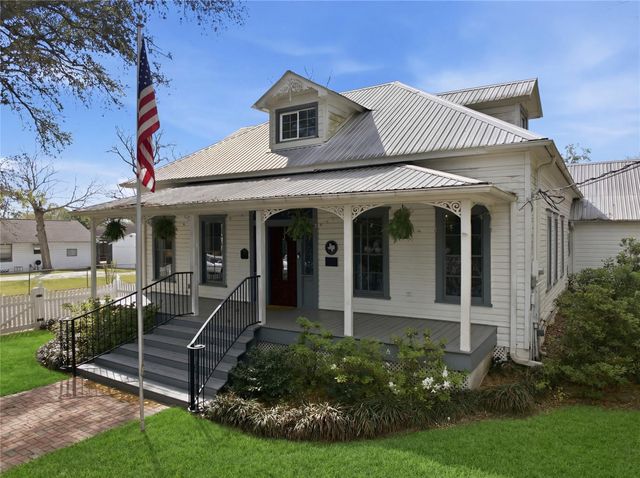  705 College St, Montgomery, TX 77356