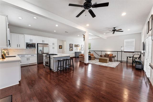 415 8th, Houston, TX, 77007