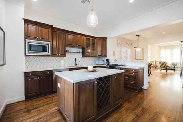 1616 Southmore, Houston, TX, 77004