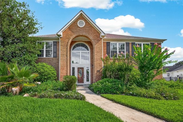  2207 Troon Dr, League City, TX 77573