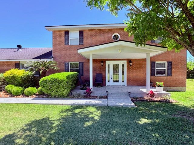  12421 Roy Rd CR105, Brookside, TX 77581