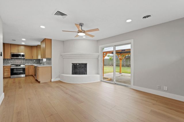 5451 Redstart, Houston, TX, 77096