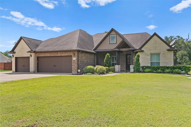 32226 Bayou Bnd, Richwood, TX 77515