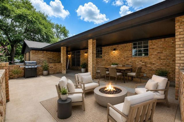  279 Lakeview 3 Rd, El Campo, TX 77437