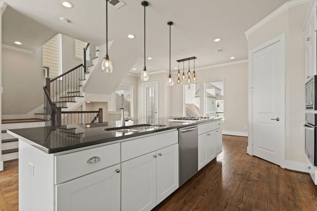906 17th, Houston, TX, 77008
