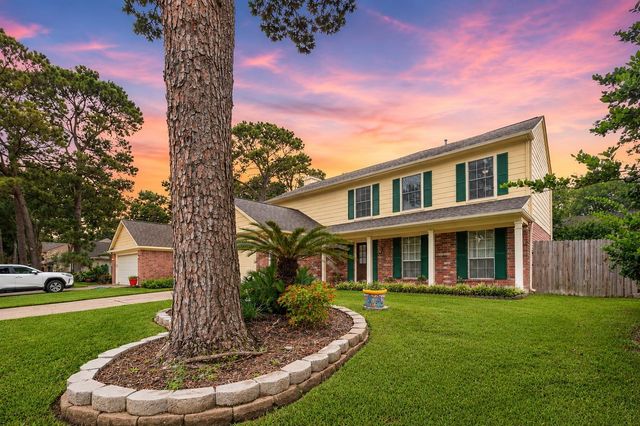  9302 Wandsworth Dr, Spring, TX 77379