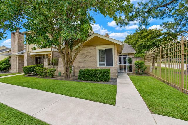 6102 Airport, Houston, TX, 77035