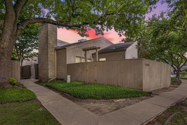 1344 Chardonnay, Houston, TX, 77077