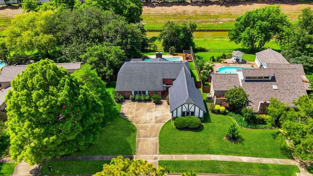  3931 Pleasant Valley Dr, Missouri City, TX 77459