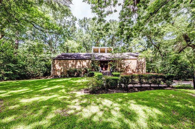  1776 Avenue S, Huntsville, TX 77340