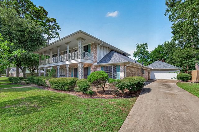  16806 Deep Pines Dr, Spring, TX 77379