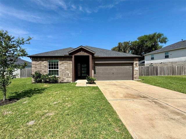 307 Twin Lakes Blvd West, West Columbia, TX, 77486