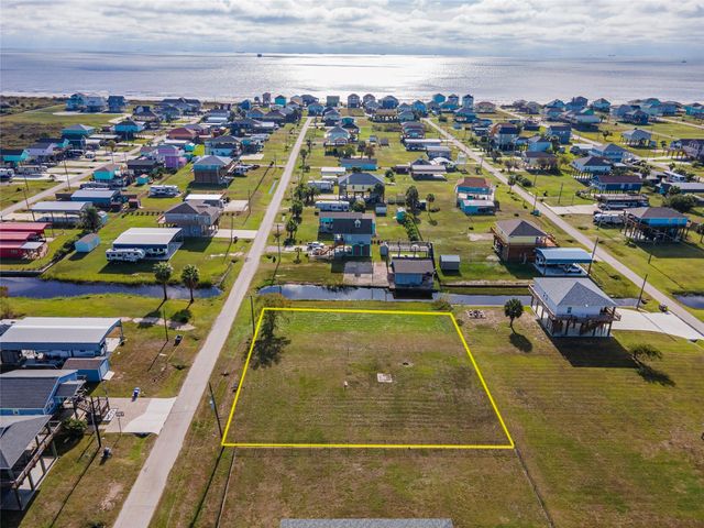 955 Selwyn, Crystal Beach, TX, 77650