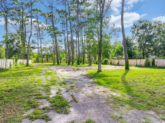 3219 Oak Drive in Dickinson, Texas