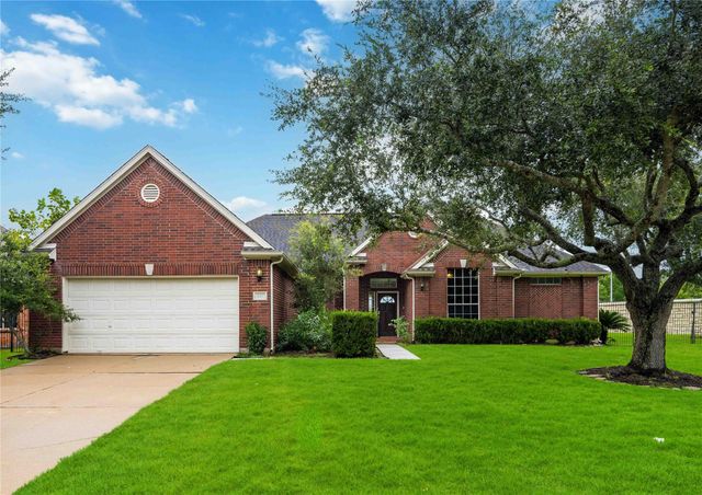  515 Arbor Ct, Pearland, TX 77584