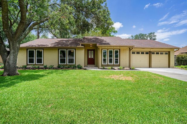 1008 Lost River, Friendswood, TX, 77546