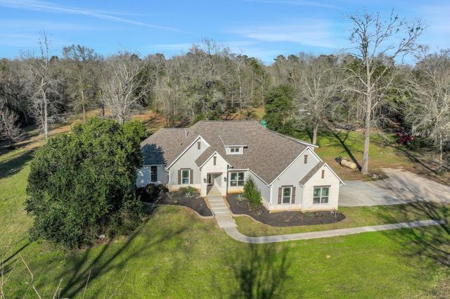  340 Pine Dr, Coldspring, TX 77331